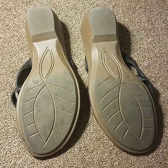 Sandals - Picture 2 of 3